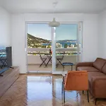 Skyline Apartment